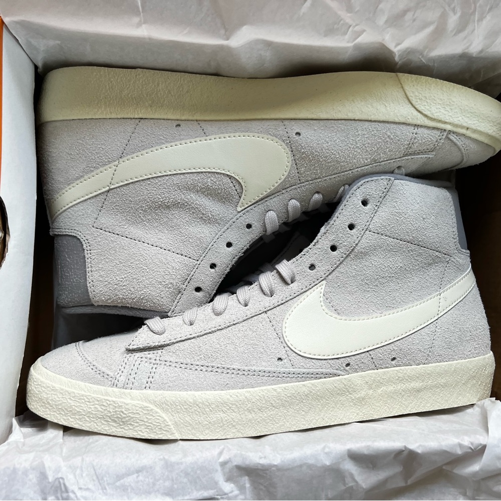 NIB NIKE Blazer 77 size 11